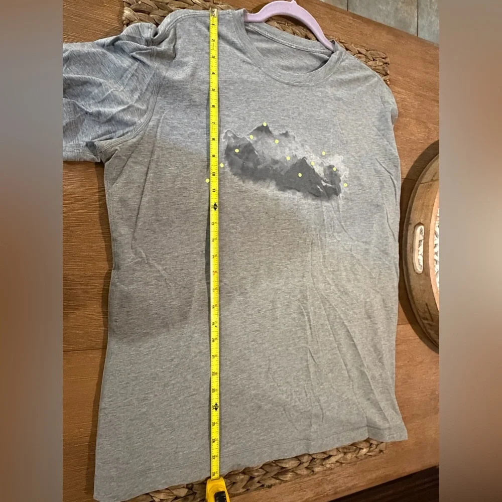 Lululemon Mountain Limited Edition Mens Shirt Size XL EUC
